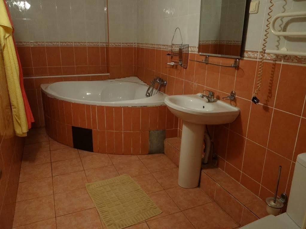Hotel Desna Kut Kiev Luaran gambar